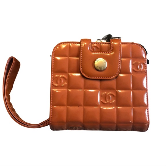 CHANEL Handbags - Authentic CHANEL Chocolate Bar wristlet short wallet with box